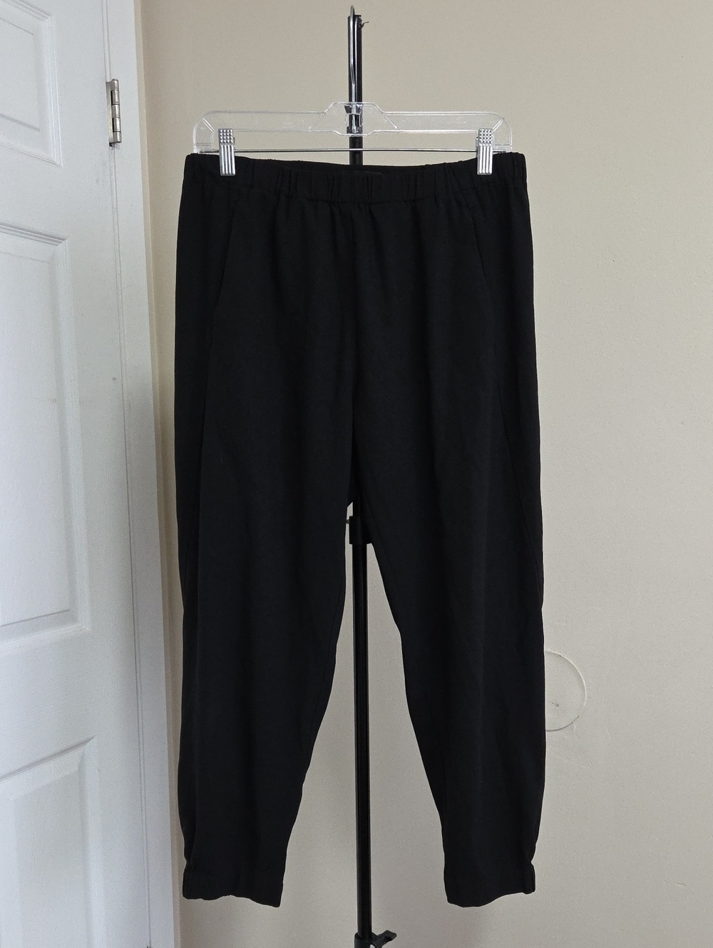 Babaton Black Elastic-Waist Jogger Pants